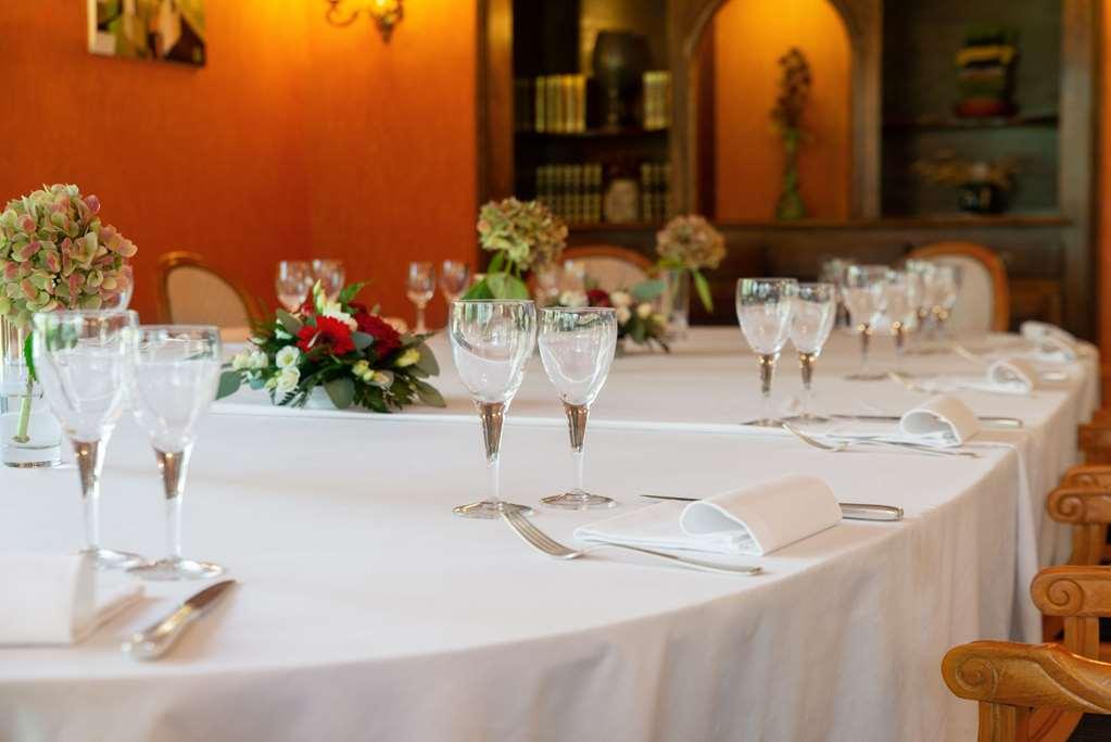 Brit Hotel Florimont Saint-Ferréol المطعم الصورة